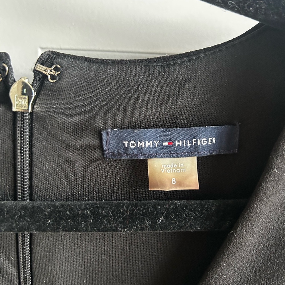 Tommy Hilfiger Black Sleeveless V-Neck Jumpsuit with Waist Tie - Picture 3 of 3